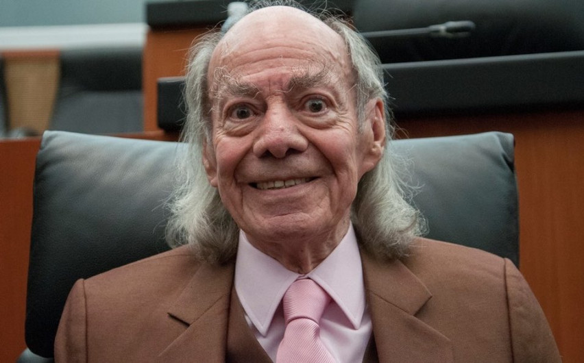 Manuel 'El loco' Valdés salió bien de la cirugía de extracción de un tumor 