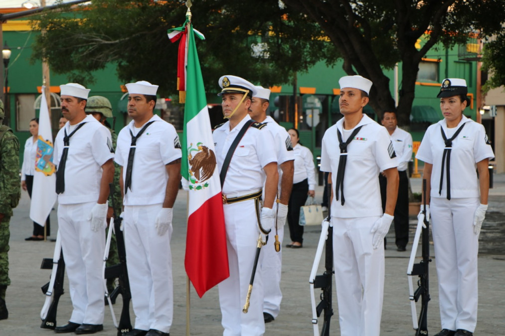 Participan servidores públicos de gobierno  municipal de Matamoros, en ceremonia cívica