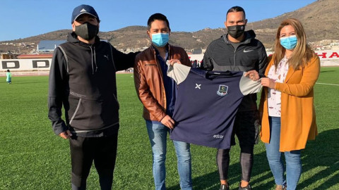 Gullit Peña jugará en tercera división