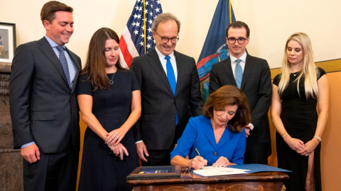 Toma Kathy Hochul posesión como nueva gobernadora de Nueva York 