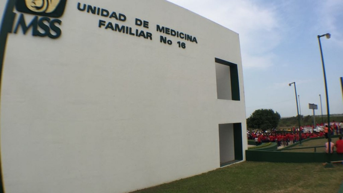 Gobernador y Director del IMSS entregan certificados a guarderías