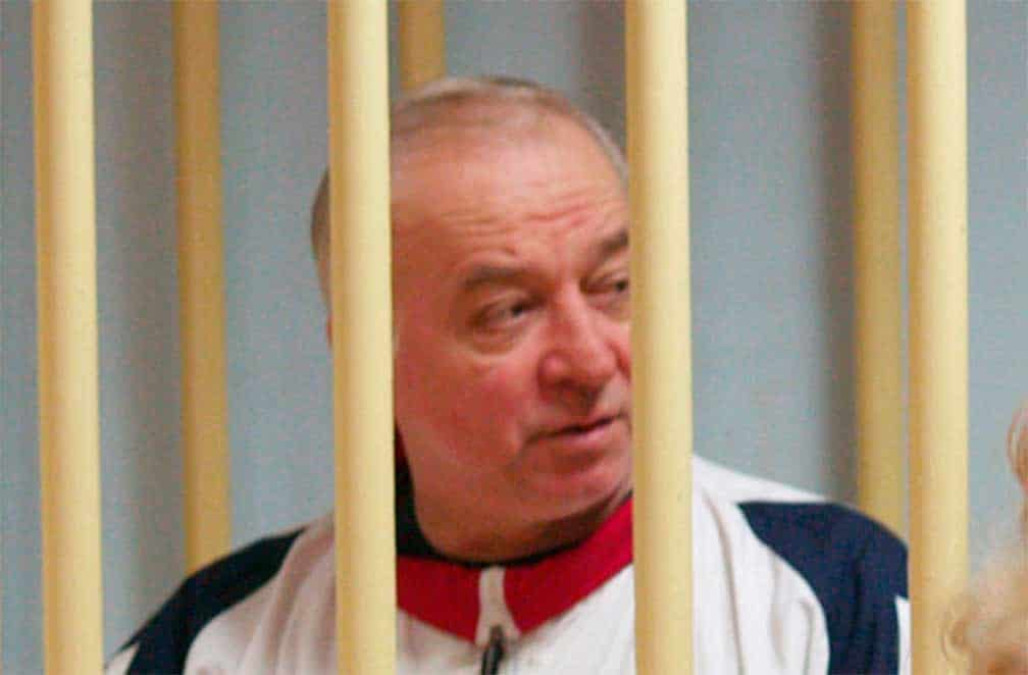 Espía ruso atacado en Gran Bretaña probablemente nunca se recupere: Theresa May