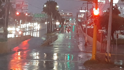 Despliegan servicios de auxilio  por granizada