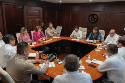 Llama rector a su gabinete a redoblar esfuerzos