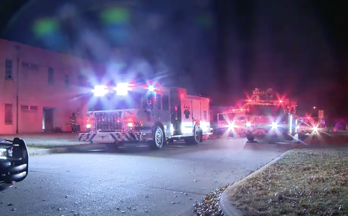  Se incendia iglesia en Fort Worth; rescatan a seis personas