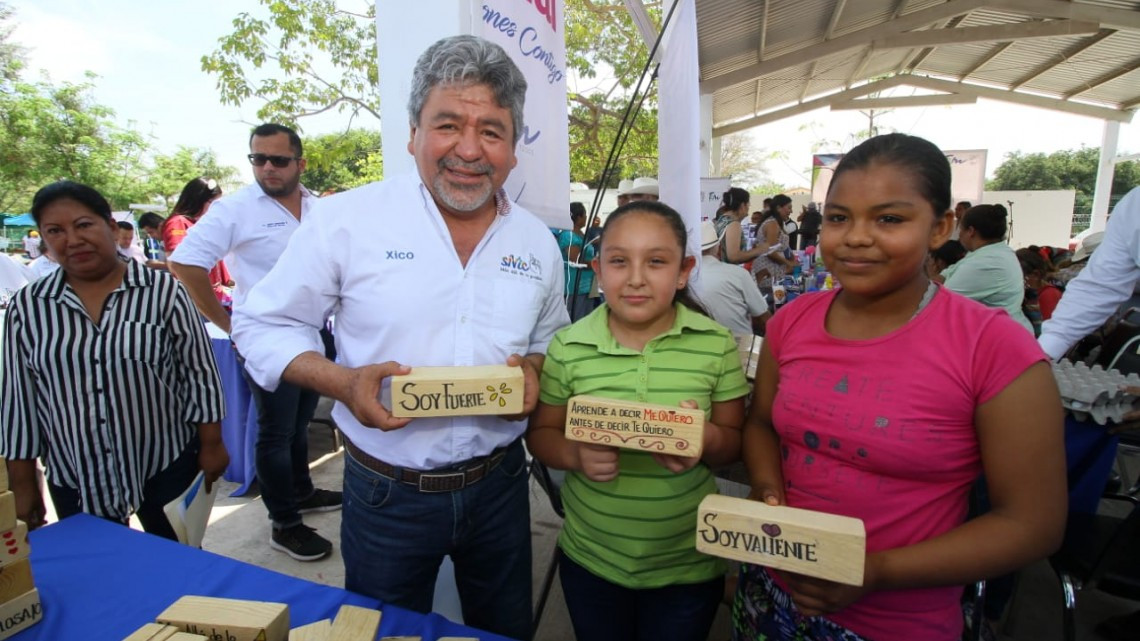Reconocen trabajo de Xico en Feria Ejidal de Santa Librada