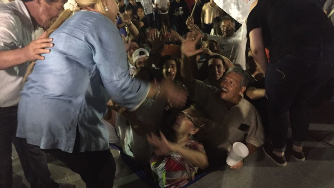 Alma Laura Amparán, festeja su triunfo a la presidencia municipal