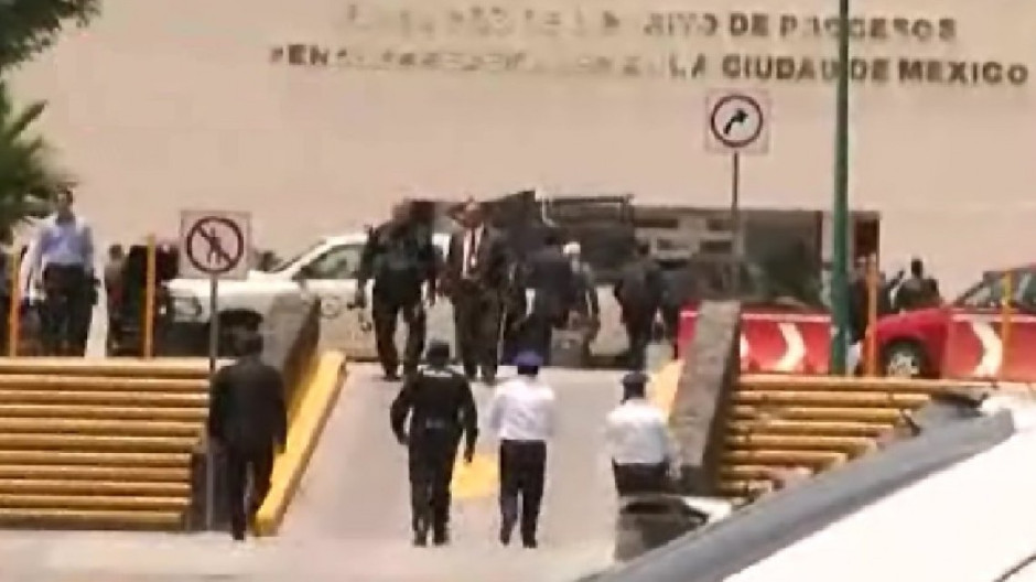 ‪Javier Duarte‪ llega al Reclusorio Norte