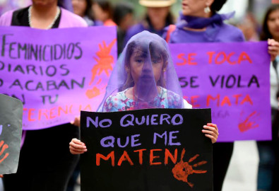Proponen en Chile pensión para hijas e hijos de víctimas de feminicidio