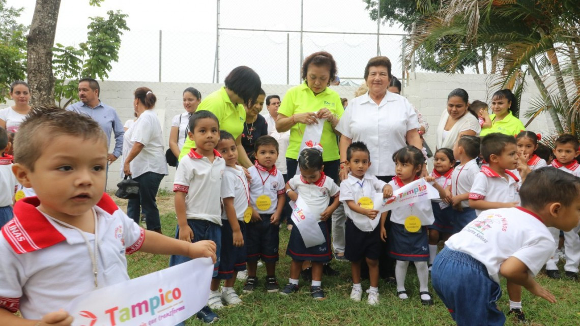 Beneficia Ayuntamiento a jardín de niños con barda perimetral