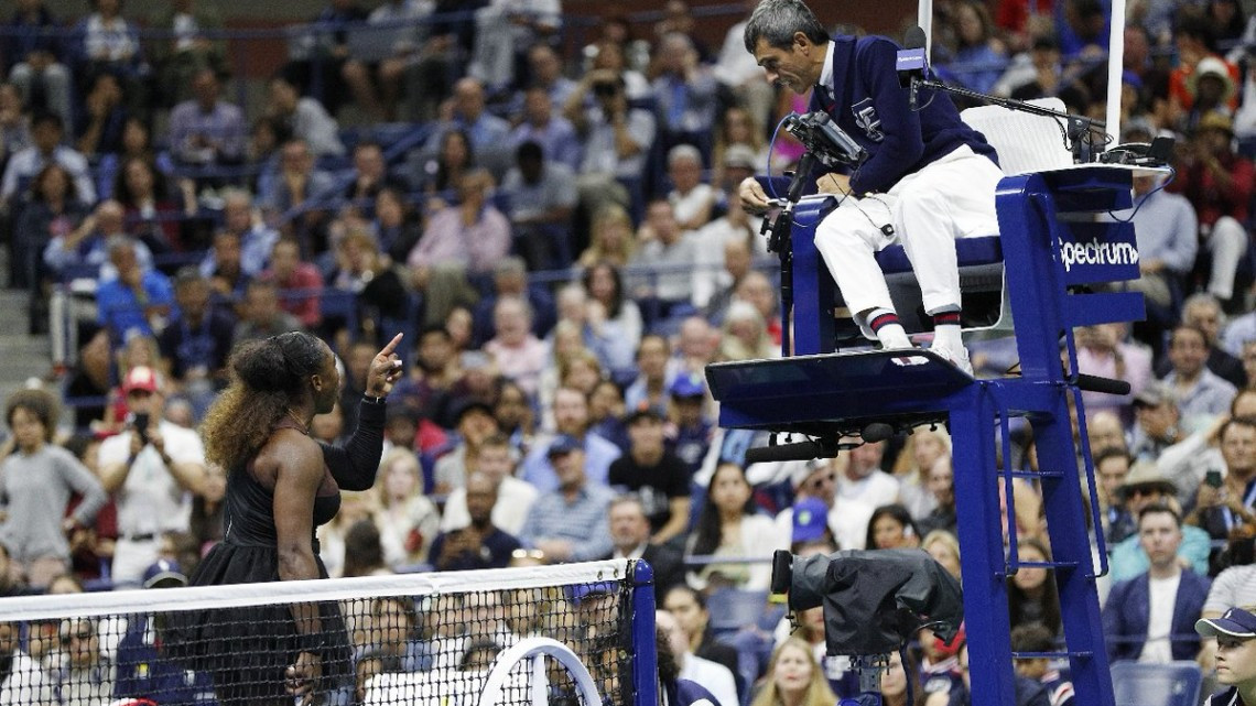 Serena Williams es multada por comportamiento