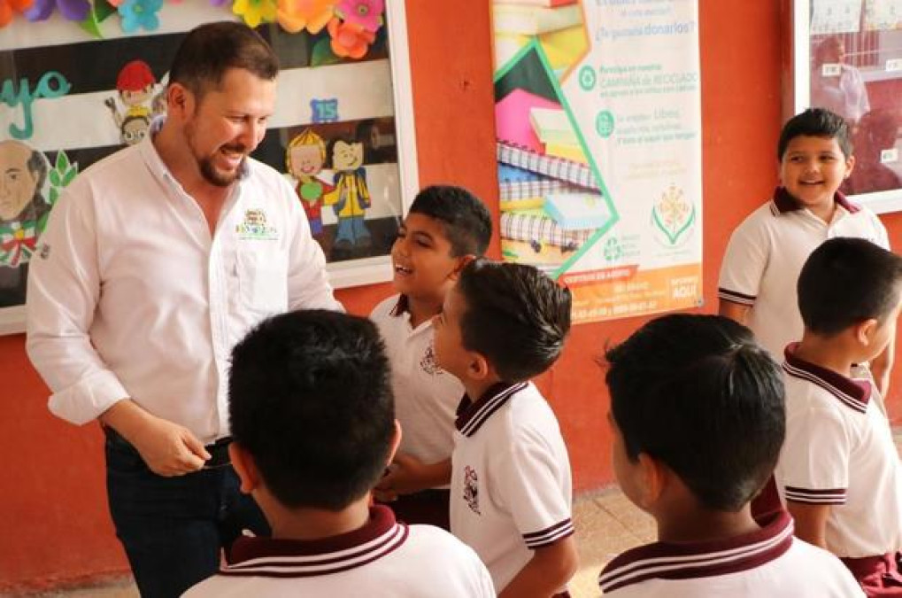 Alcalde invita a jóvenes y niños a unirse a talleres deportivos 