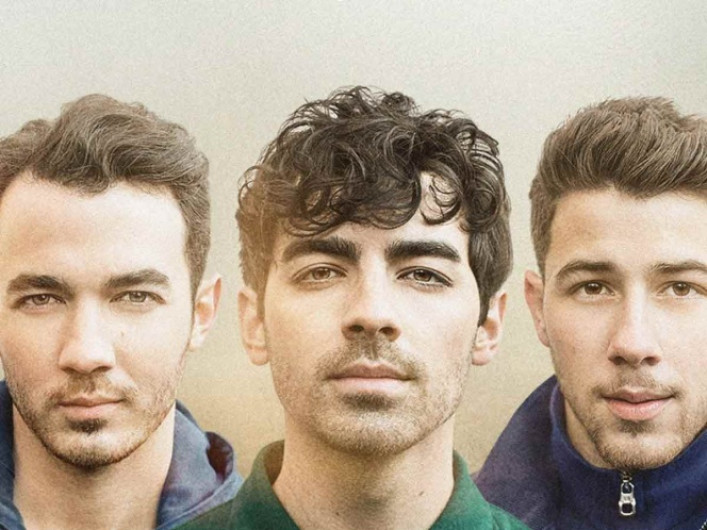 Jonas Brothers alistan su documental “Chasing Happiness”