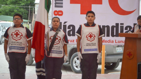 Celebran día mundial de la Cruz Roja