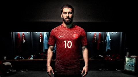  Condenan a Arda Turan a casi 3 años de prisión