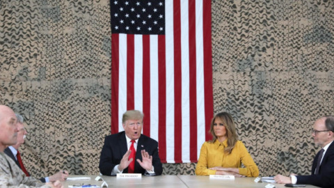 Trump realiza sorpresiva visita a soldados estadounidenses en Irak