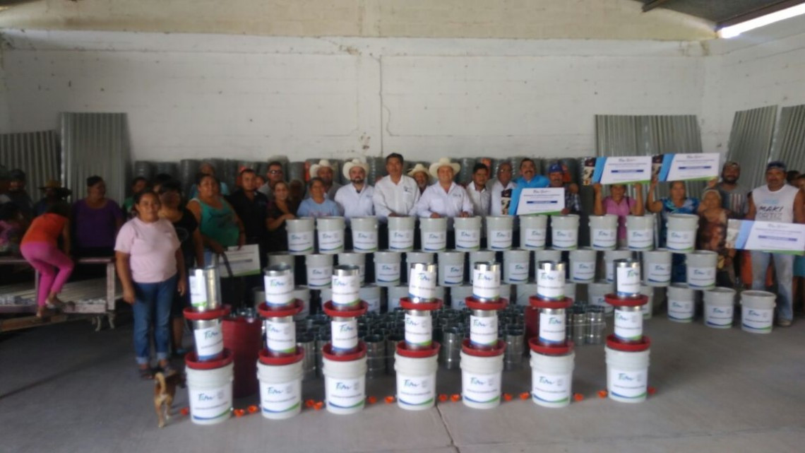 Entregan paquetes de aves de postura para el sector rural 