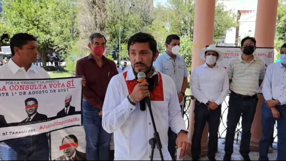 Ante desánimo del INE, integrantes de mexicanos por la 4T continúan invitando a la consulta ciudadana