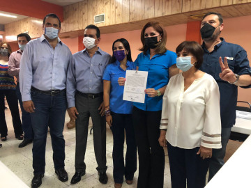 Entregan constancia a Imelda Sanmiguel como diputada local