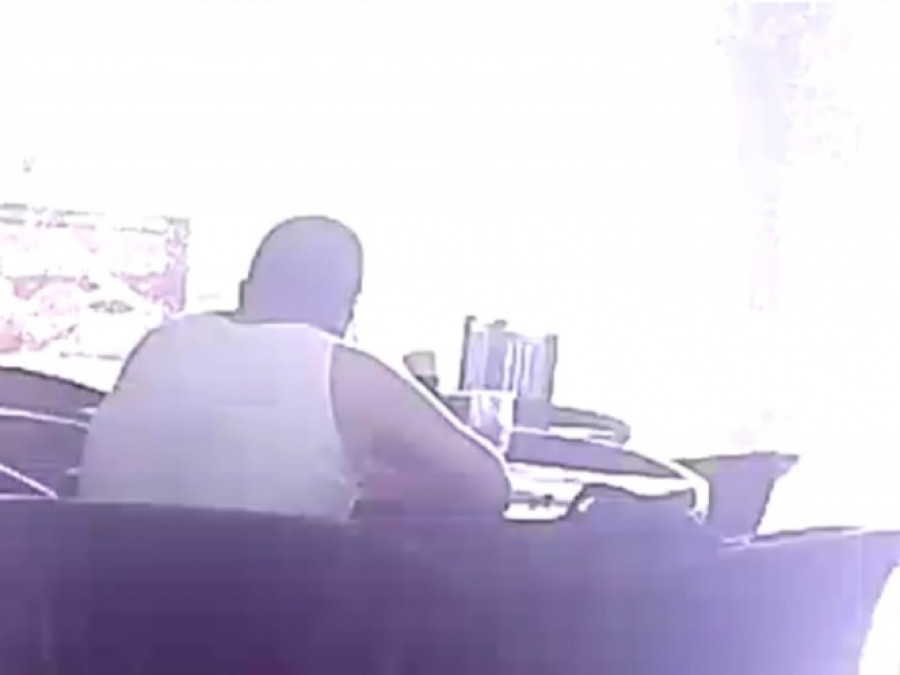 ¡De miedo! Captan caída de rayo en un restaurante en Colima