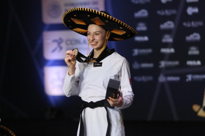 Daniela Souza es campeona del mundo de taekwondo