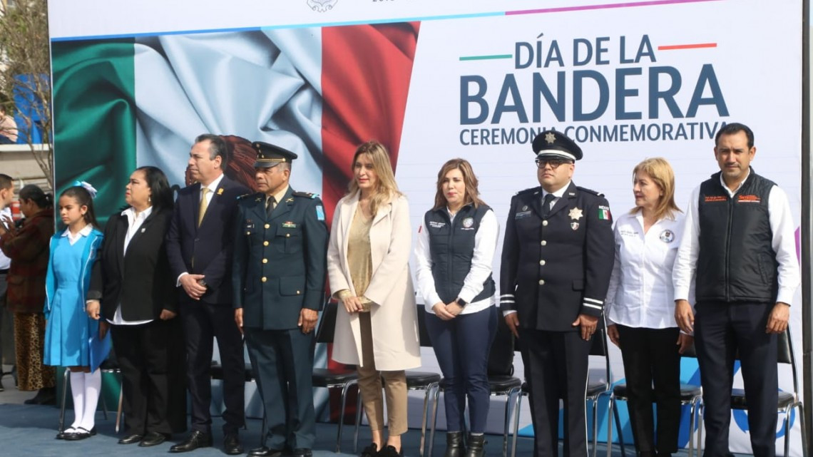Preside Alcaldesa Maki Ortiz ceremonia del "Día de la Bandera"