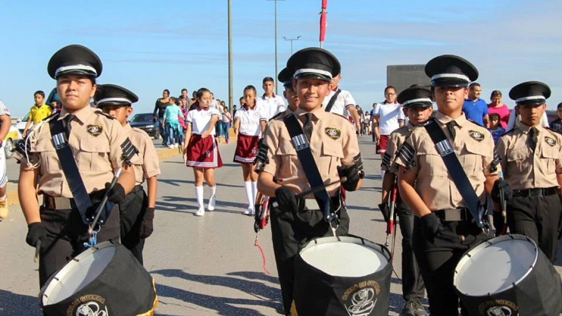 Realizan desfile por 107 Aniversario de la Revolución Mexicana
