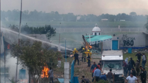 Explota taller de pirotecnia en Zumpango