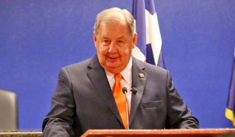 Richard F. Cortez invita a Joe Biden a recorrer la frontera