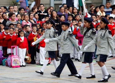 Regresan este lunes a clases más de 25 millones de alumnos en el país