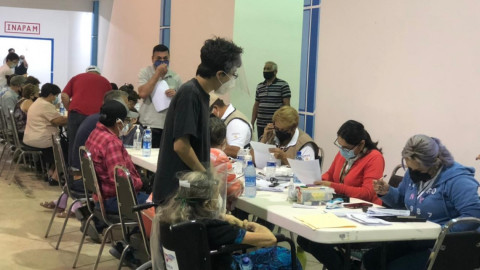 En una semana se cubrirá aplicación de primera dosis para adultos mayores de Tamaulipas: JR