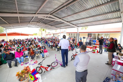 Imparable sábado de Posada Navideña con Carlos Peña Ortiz en Los Cavazos