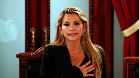 Senadora Jeanine Añez se proclama presidente interino de Bolivia