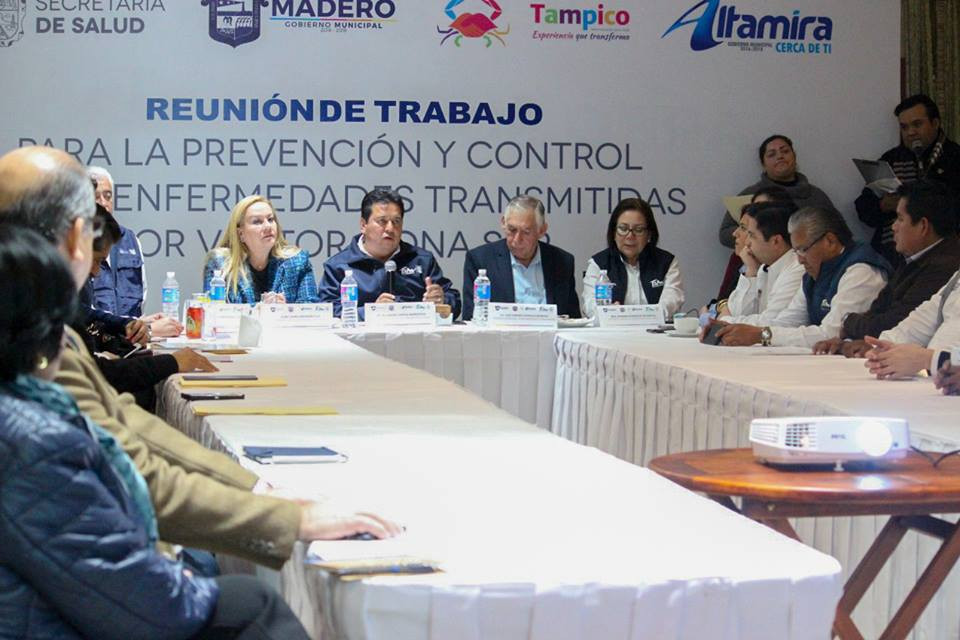 Participa alcaldesa en reunión con autoridades de salud