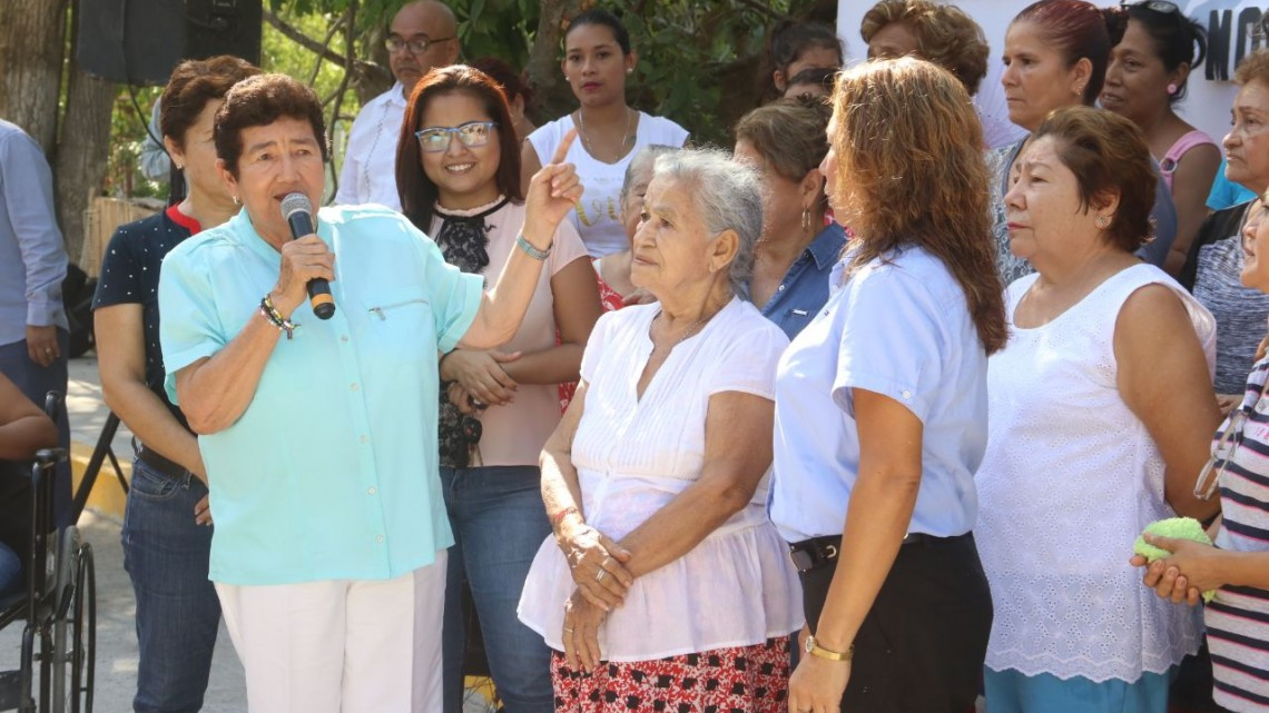 Inaugura Magda Peraza pavimentaciones en la Morelos y Cascajal