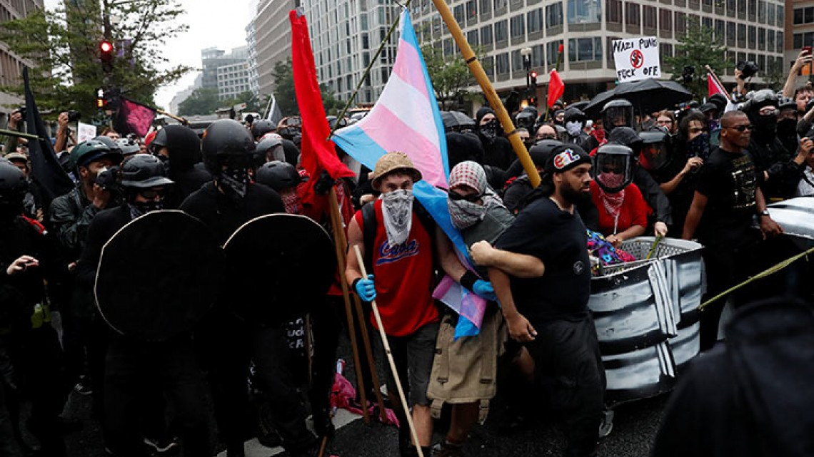 Supremacistas blancos se manifiestan en Washington