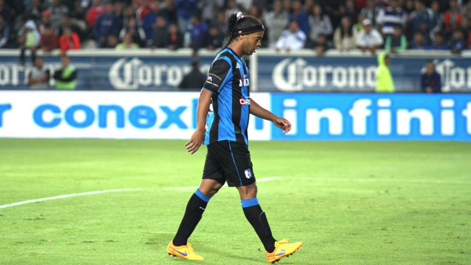 Internvienen las cuentas bancarias de Ronaldinho