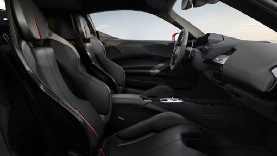  Ferrari presenta su primer auto hibrido enchufable