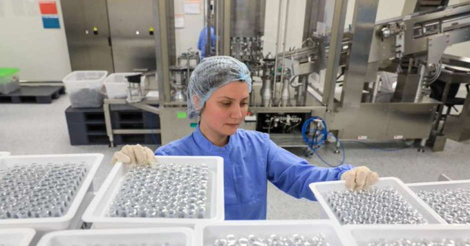 Rusia concluye segunda etapa de ensayos de su segunda vacuna contra el COVID-19