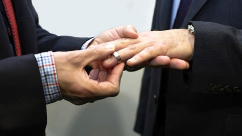 Parejas homosexuales de Japón reclaman derecho a casarse