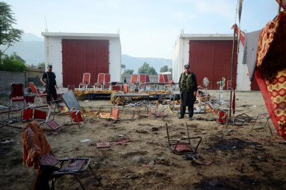 Se adjudica EI atentado suicida que dejó 54 muertos en Pakistán 