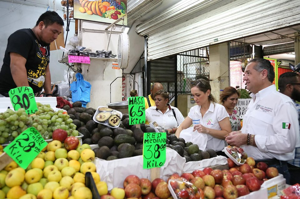 Realizan visita masiva al mercado “18 de Marzo”