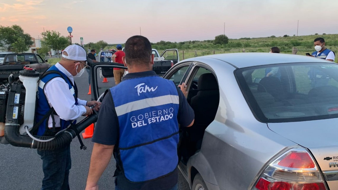 Refuerza Gobernador Francisco García Cabeza de Vaca las jornadas de desinfección vehicular en Reynosa contra el COVID-19