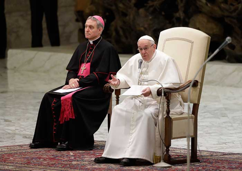 Confiar en videntes y adivinos, una estupidez: Papa