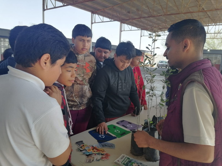 Con platicas educativas crean conciencia para el cuidado del medio ambiente 