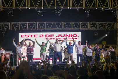 Acompañan más de 10,000 simpatizantes a Maki y Carlos en cierre de campaña en Jarachina Sur Distrito 5