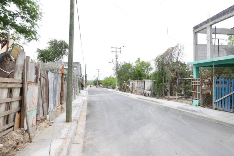 Entregan obras de pavimentación, drenaje y luz eléctrica en colonias neolaredenses 