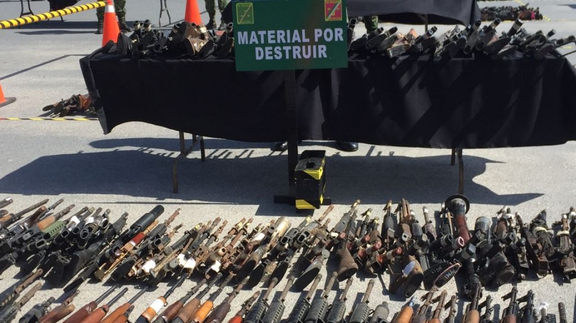 Atestiguan gobernadores de Tamaulipas y Nuevo León destrucción de armas