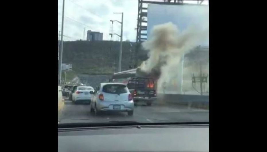 Autobús del Necaxa se incendia previo a su partido con el Monterrey 