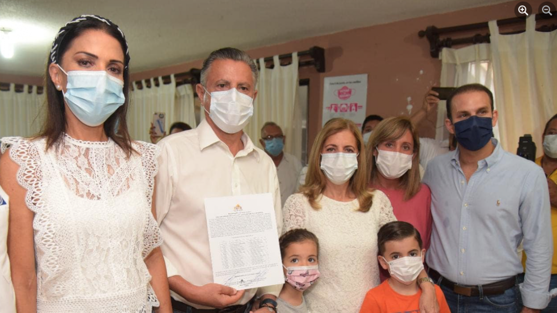 "Chucho" Nader recibe constancia como Alcalde Electo de Tampico